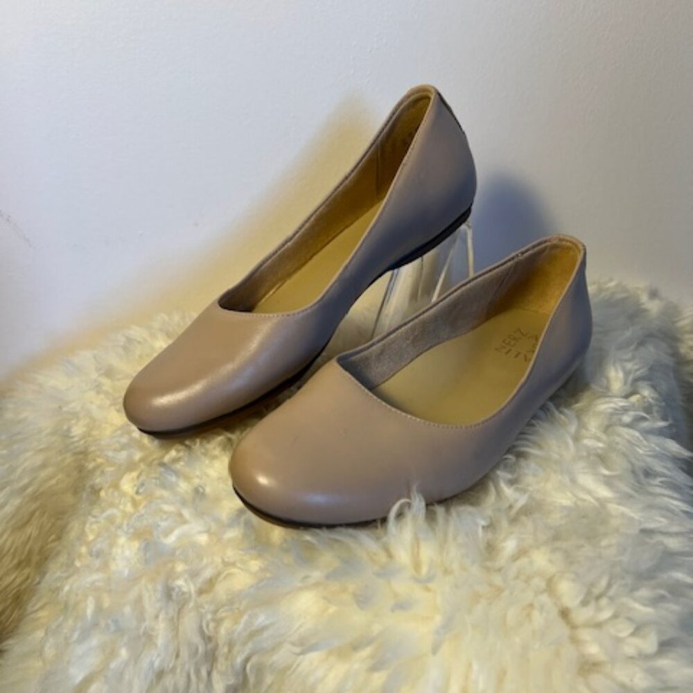 Naturalizer Maxwell Leather flats, Size 8, Nude